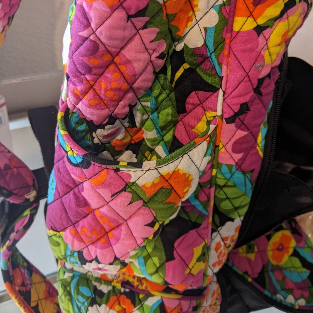 Vera Bradley colorful flowers print quilted backpack - Picture 11 of 11